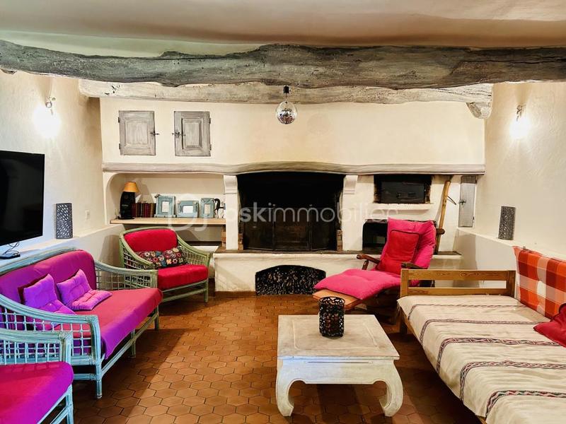 Maison - 181 m² - 6 pièces