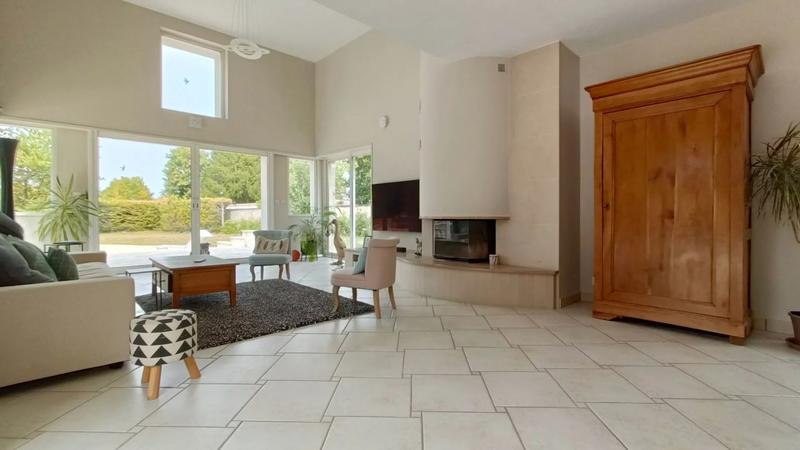 Propriété - 286 m² - 8 pièces