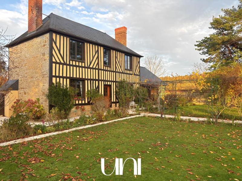 Maison - 220 m² - 8 pièces