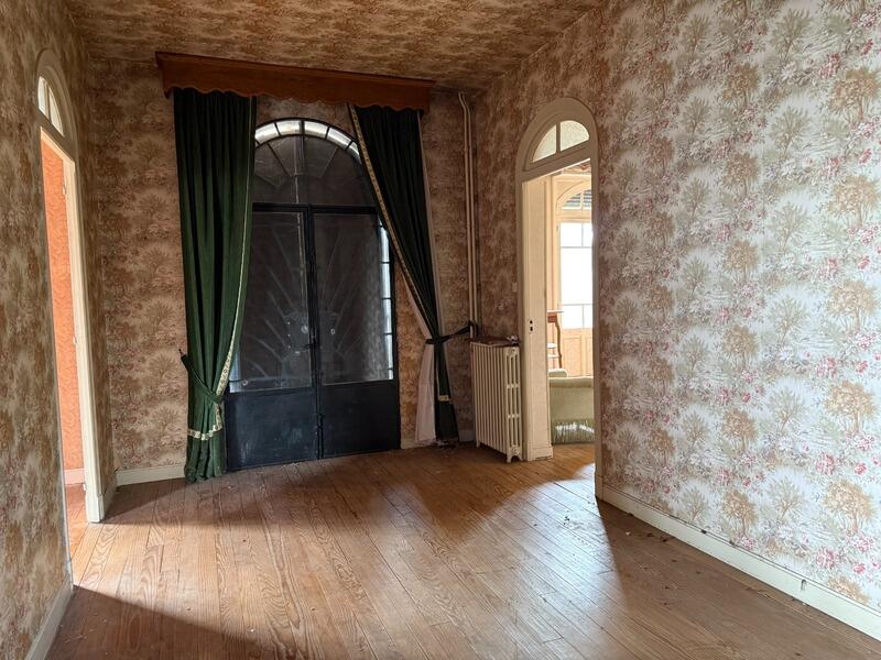 Maison - 203 m² - 10 pièces