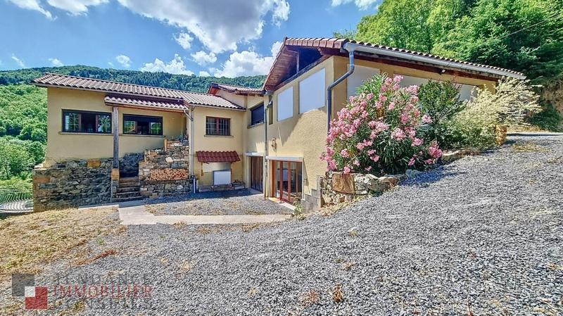 Propriété - 530 m² - 17 pièces