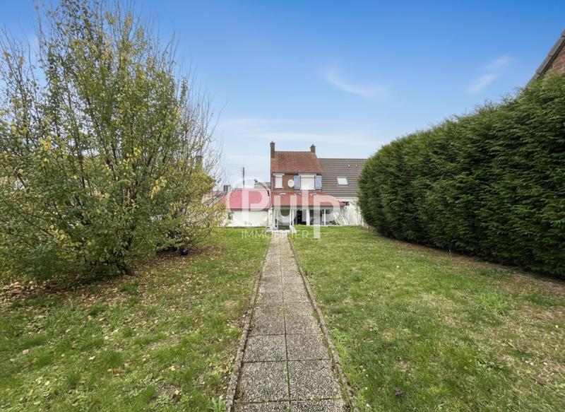 Maison - 90 m² - 5 pièces