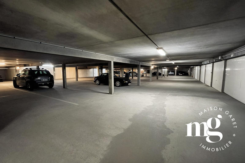 Parking / Garage - 13 m²