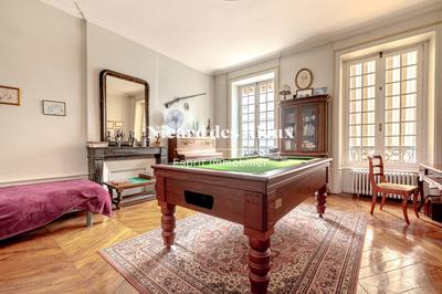 Appartement - 160 m² - 5 pièces