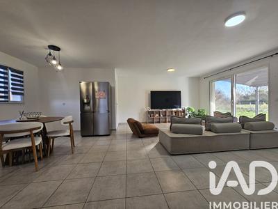 Maison - 98 m² - 4 pièces