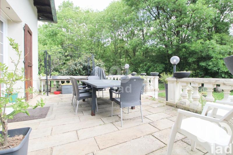 Maison - 200 m² - 6 pièces