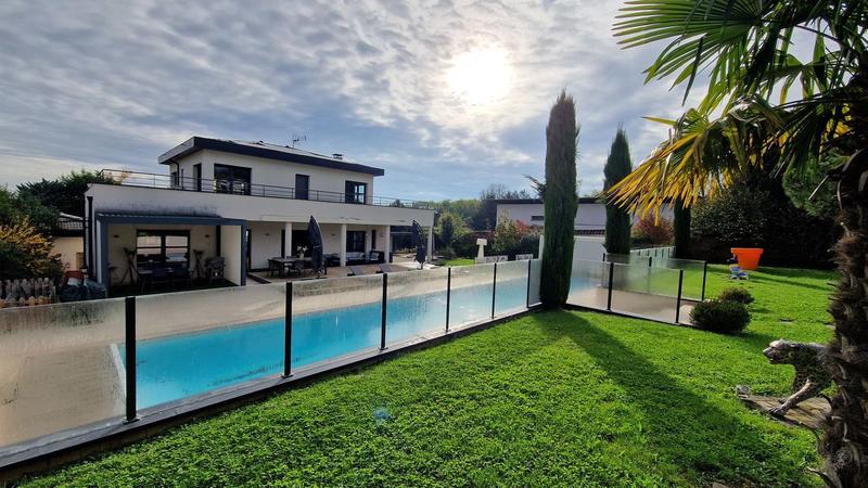 Propriété - 231 m² - 7 pièces