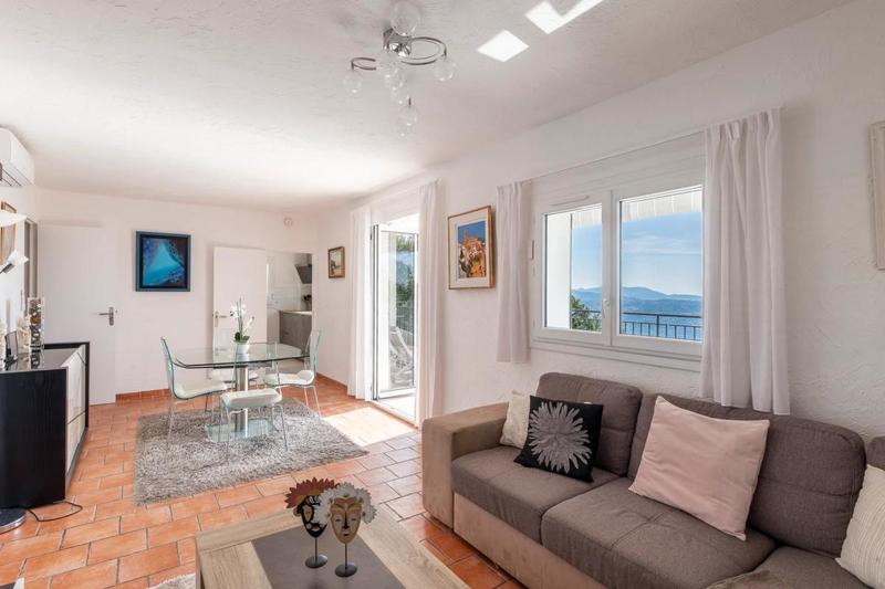 Maison - 233 m² - 8 pièces