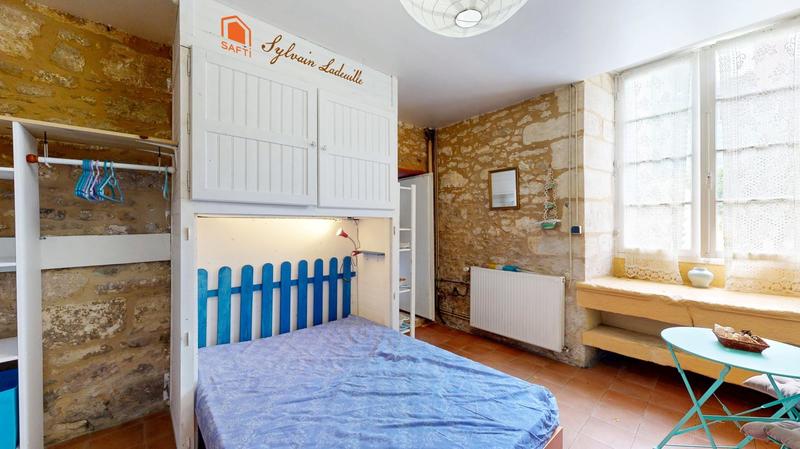 Maison - 330 m² - 9 pièces