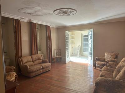 Maison - 232 m² - 8 pièces