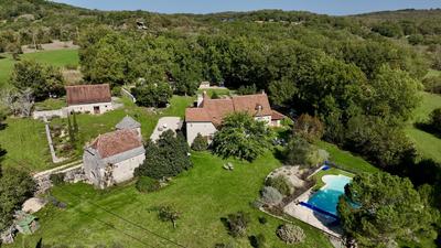 Corps de ferme - 250 m² - 11 pièces