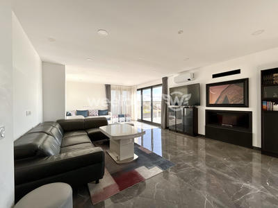 Villa - 260 m² - 9 pièces