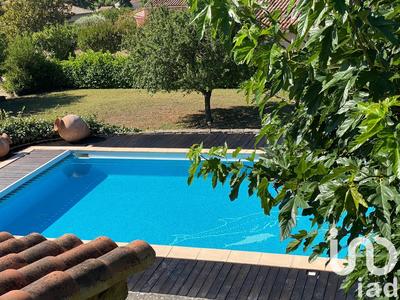 Maison - 203 m² - 9 pièces