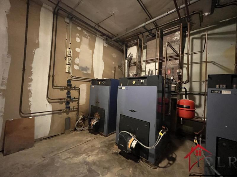 Appartement - 218 m² - 11 pièces