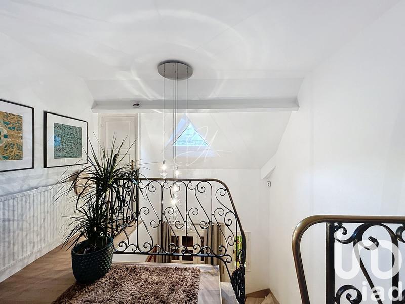 Maison - 190 m² - 8 pièces