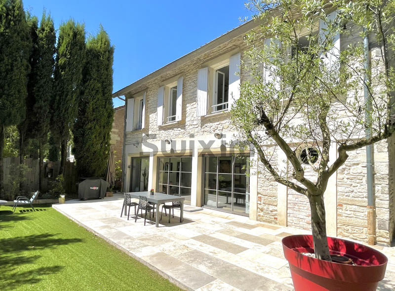Maison - 180 m² - 6 pièces
