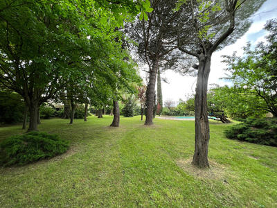 Maison - 300 m² - 9 pièces