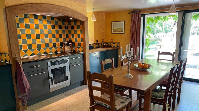 Maison - 260 m² - 7 pièces