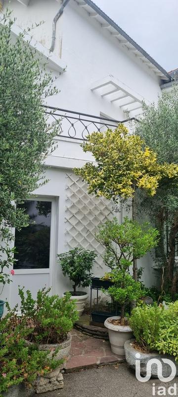 Maison - 364 m² - 12 pièces