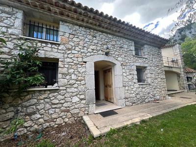 Maison - 222 m² - 5 pièces