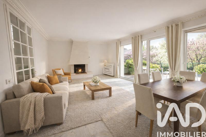 Maison - 254 m² - 11 pièces