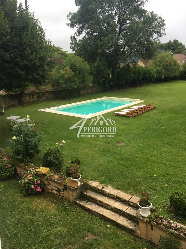 Maison - 435 m² - 11 pièces