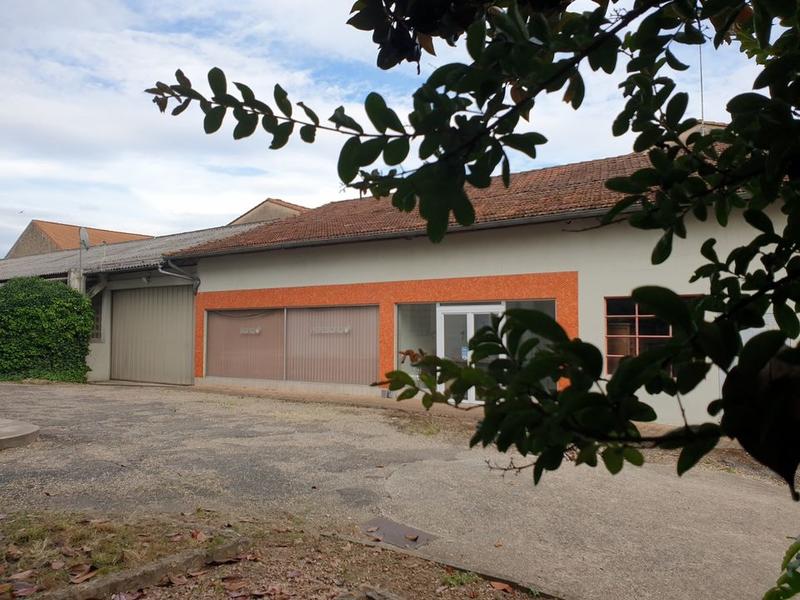Local d'activité / Entrepôt - 1 251 m² - 29 pièces