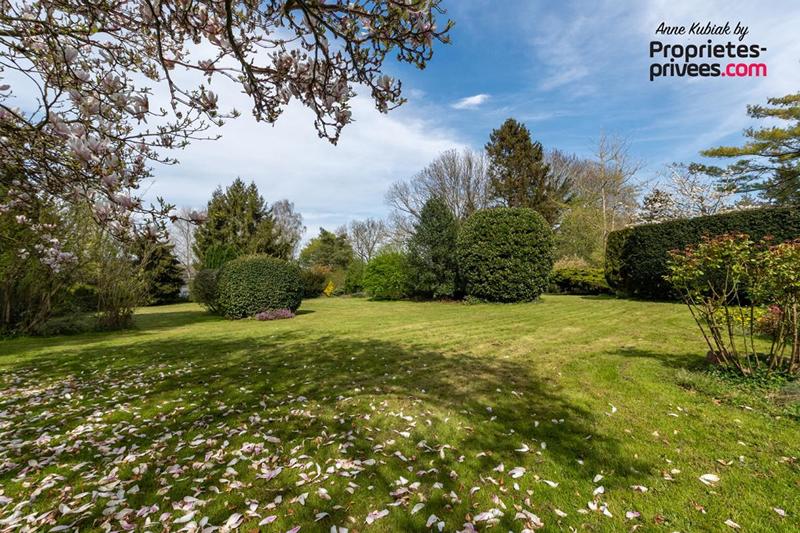 Maison - 195 m² - 9 pièces