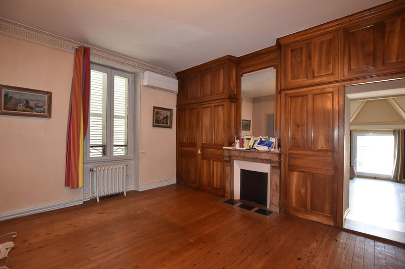 Maison - 220 m² - 11 pièces