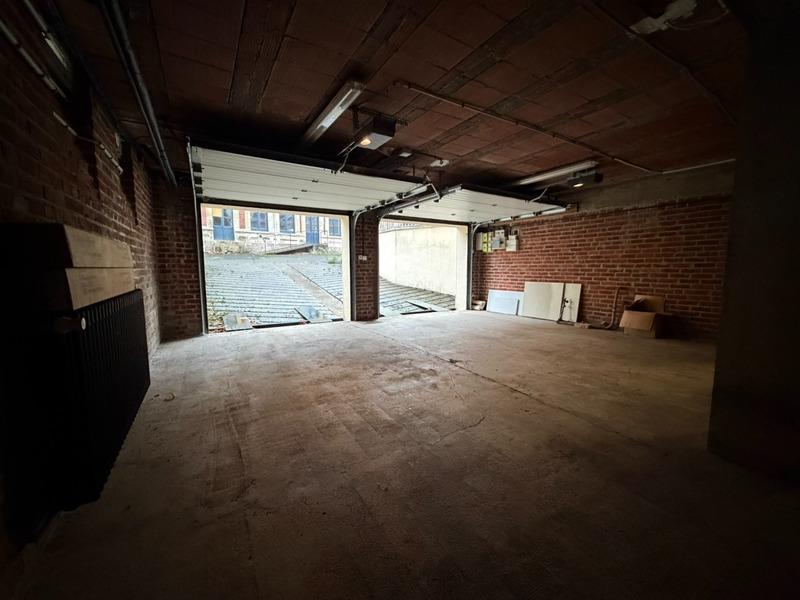 Maison de ville - 255 m² - 9 pièces