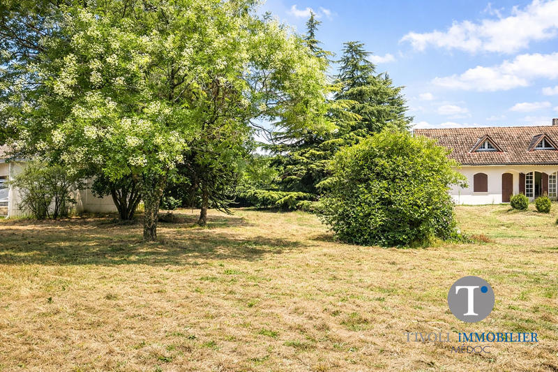 Maison - 235 m² - 7 pièces