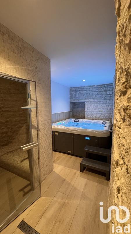 Maison - 590 m² - 20 pièces