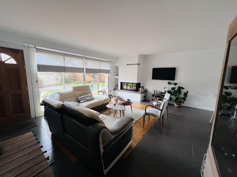 Maison traditionnelle - 215 m² - 7 pièces