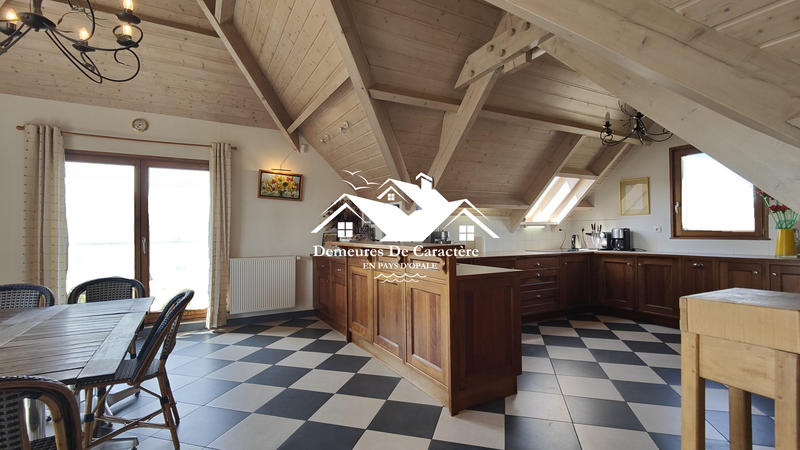 Maison - 277 m² - 10 pièces