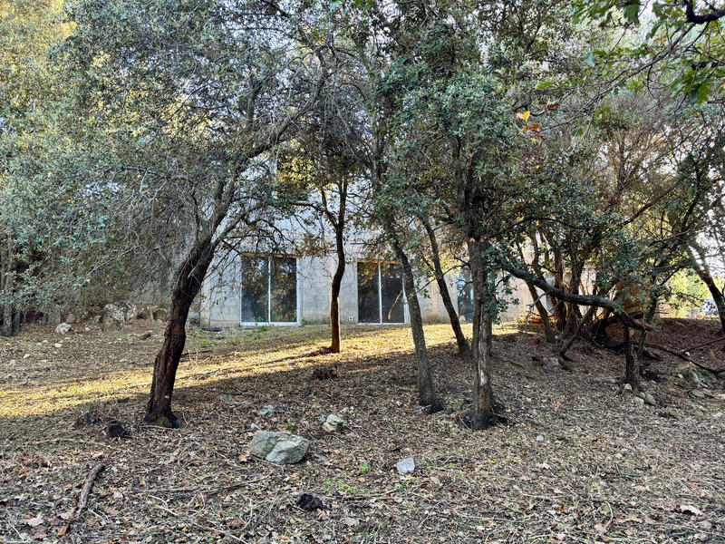 Propriété - 201 m² - 4 pièces