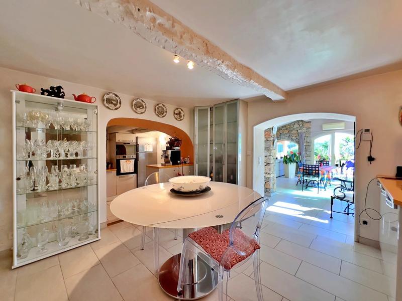 Maison - 192 m² - 8 pièces