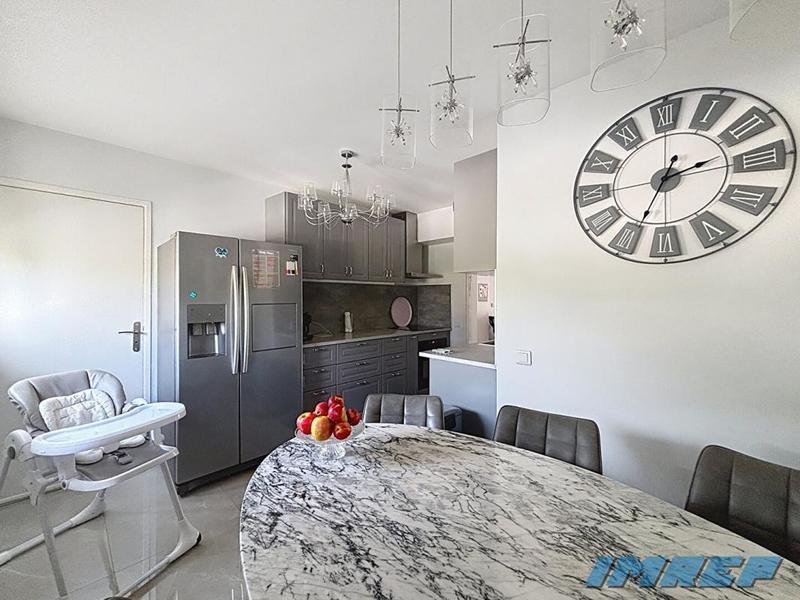 Appartement - 75 m² - 3 pièces