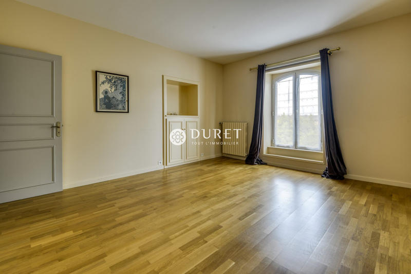 Maison - 258 m² - 14 pièces