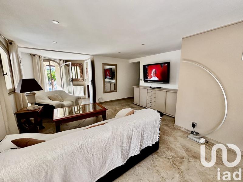 Maison - 212 m² - 8 pièces