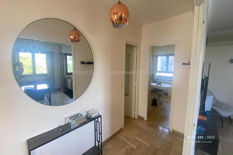 Maison traditionnelle - 254 m² - 11 pièces