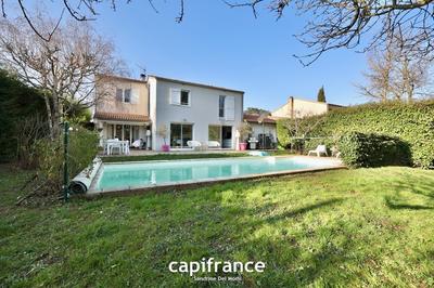 Maison - 157 m² - 8 pièces