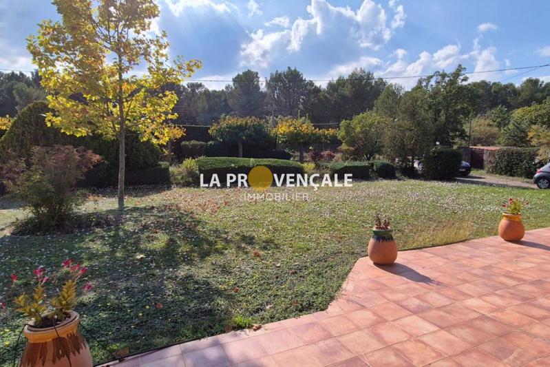 Villa - 184 m² - 6 pièces