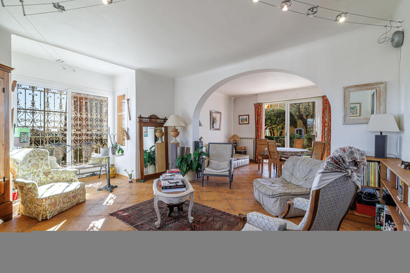 Maison - 205 m² - 6 pièces