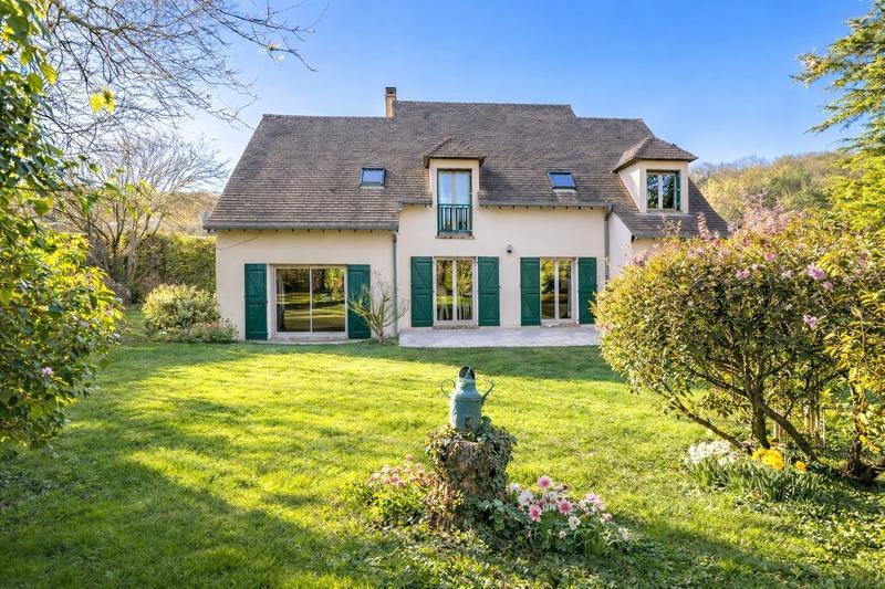 Maison - 185 m² - 8 pièces