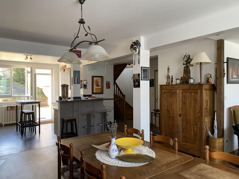 Maison - 176 m² - 8 pièces