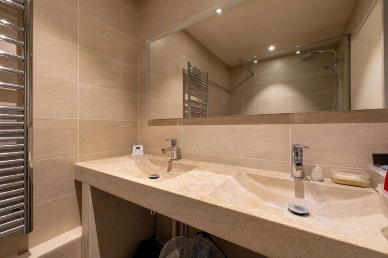 Appartement - 139 m² - 5 pièces