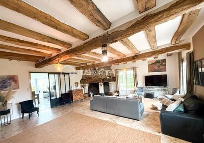 Maison - 280 m² - 11 pièces