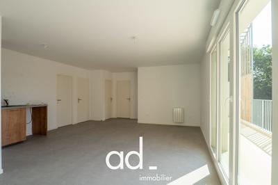 Appartement - 81 m² - 4 pièces