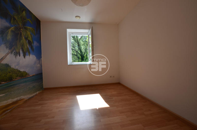 Maison - 400 m² - 7 pièces