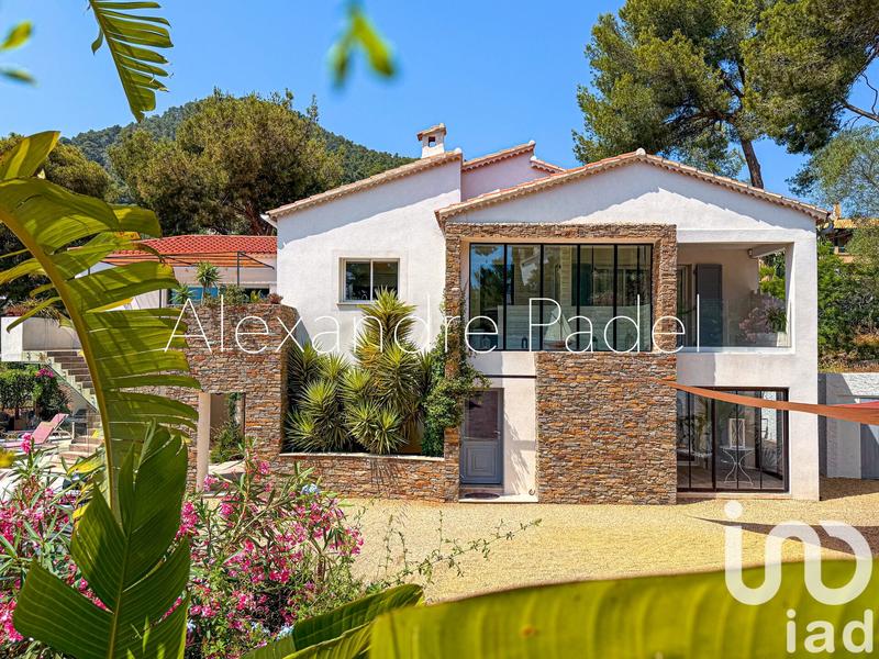 Maison - 270 m² - 10 pièces